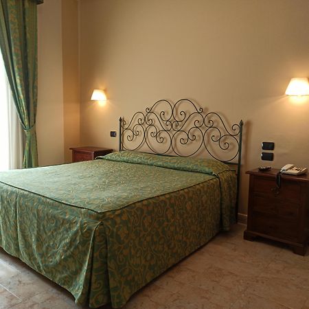 Hotel Primavera Dell'Etna Zafferana Etnea Exterior photo