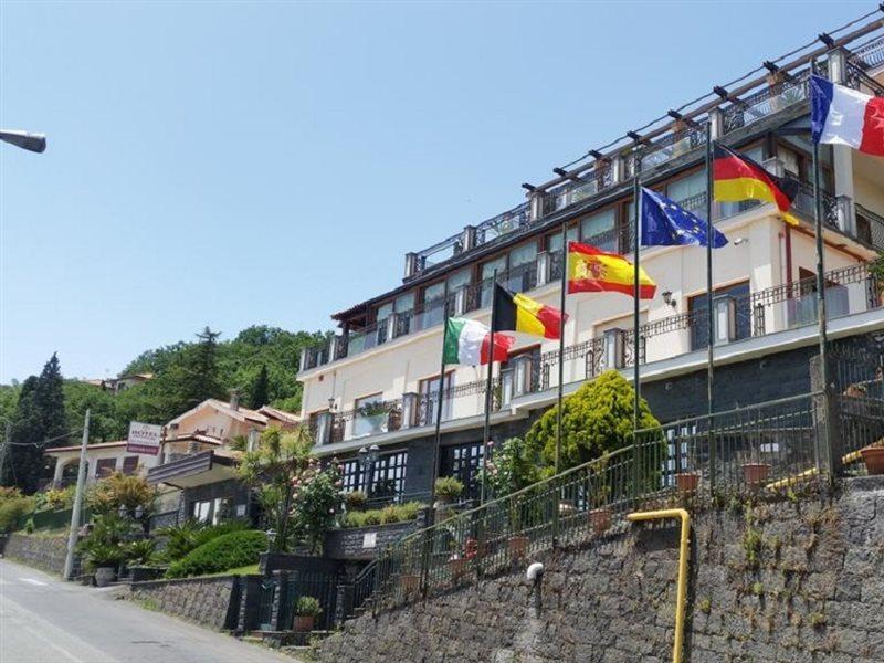 Hotel Primavera Dell'Etna Zafferana Etnea Exterior photo