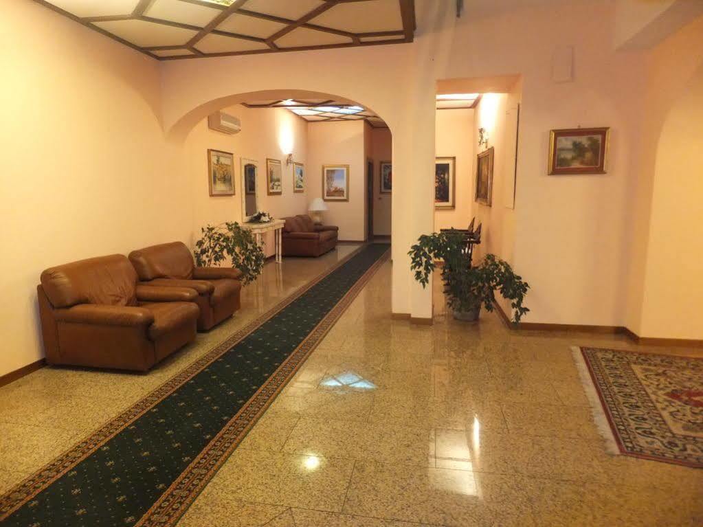 Hotel Primavera Dell'Etna Zafferana Etnea Exterior photo